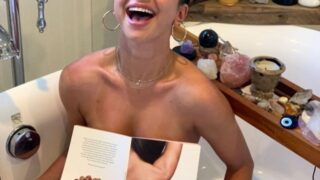 Sarah Hyland Naked in the Bath