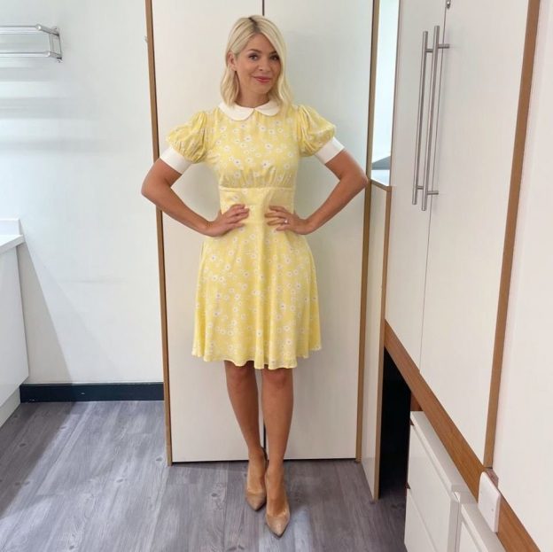 Holly Willoughby Sexy In Summer Dresses (18 Photos)