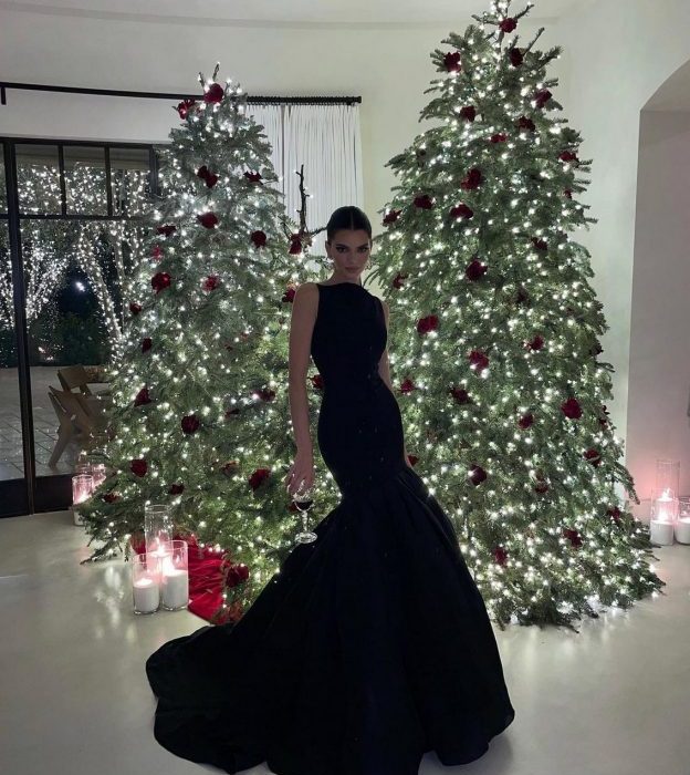 Kendall Jenner Sexy Christmas Look