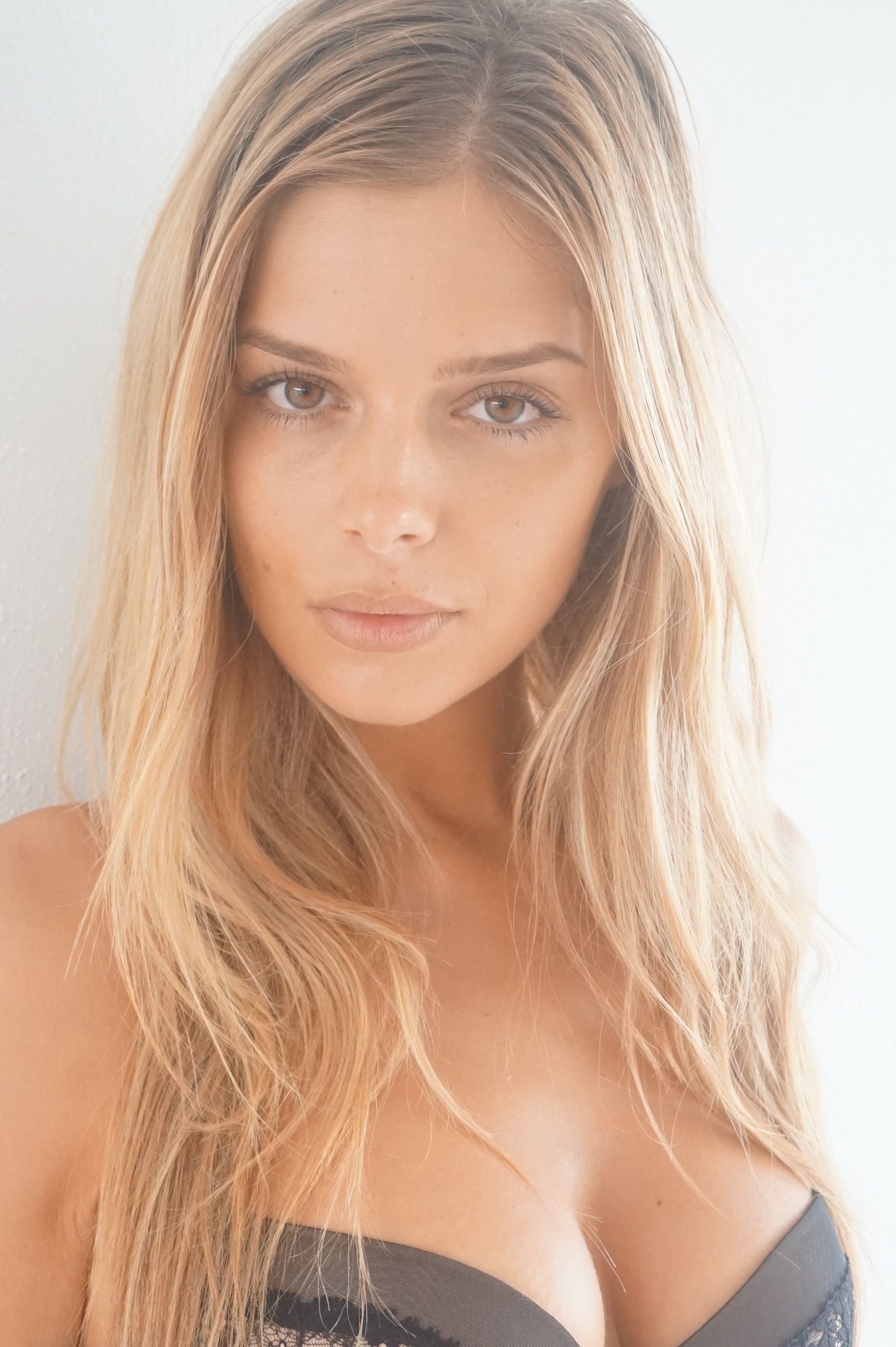 Danielle-Knudson-Nude-TheFappening-240