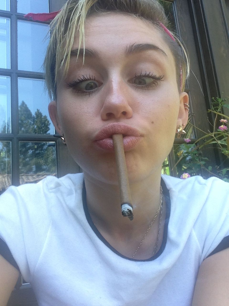 Miley-Cyrus-Nude-Leaked-Fappening-25