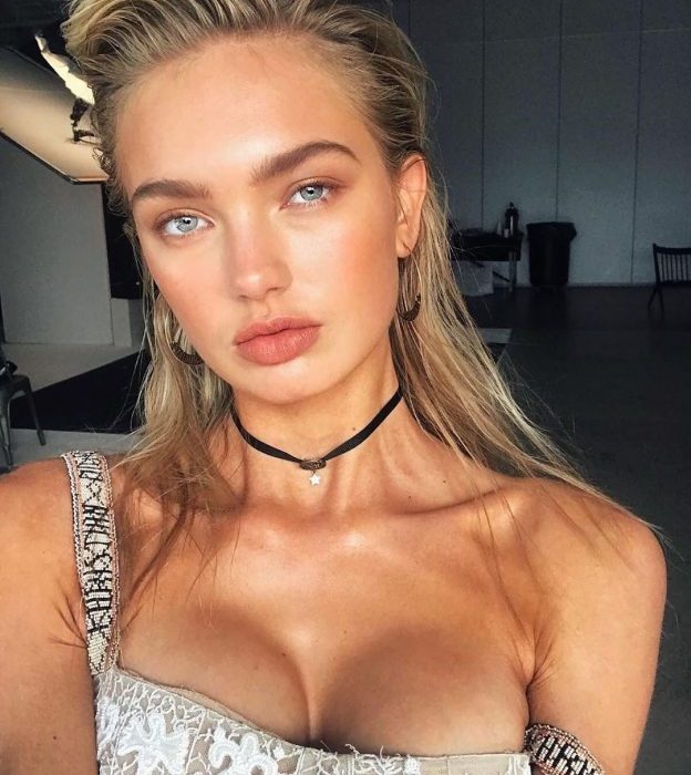 Romee Strijd Has Shown How To Really Dress Up The Models On The Quarantine