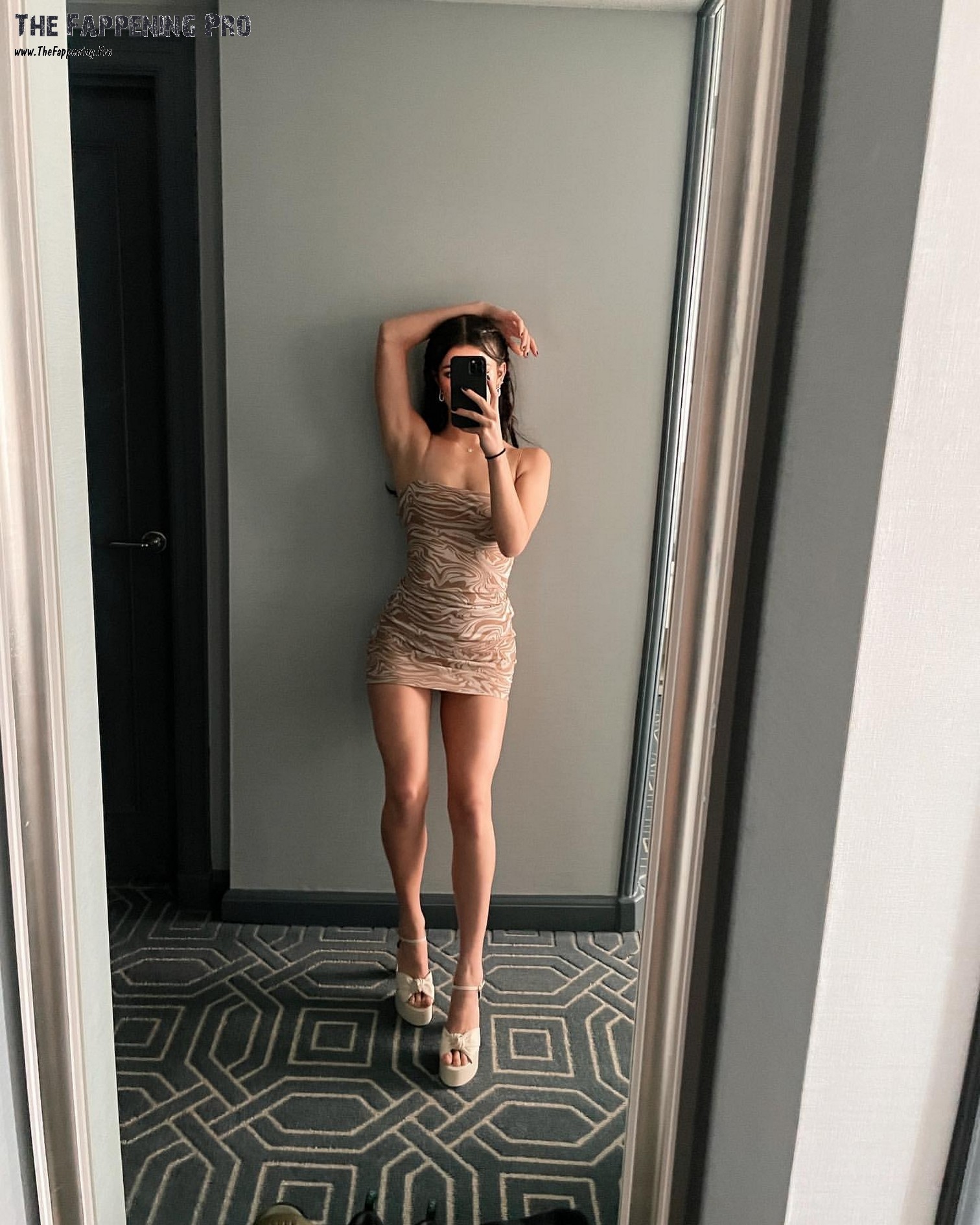 Charli D'Amelio Sexy Legs